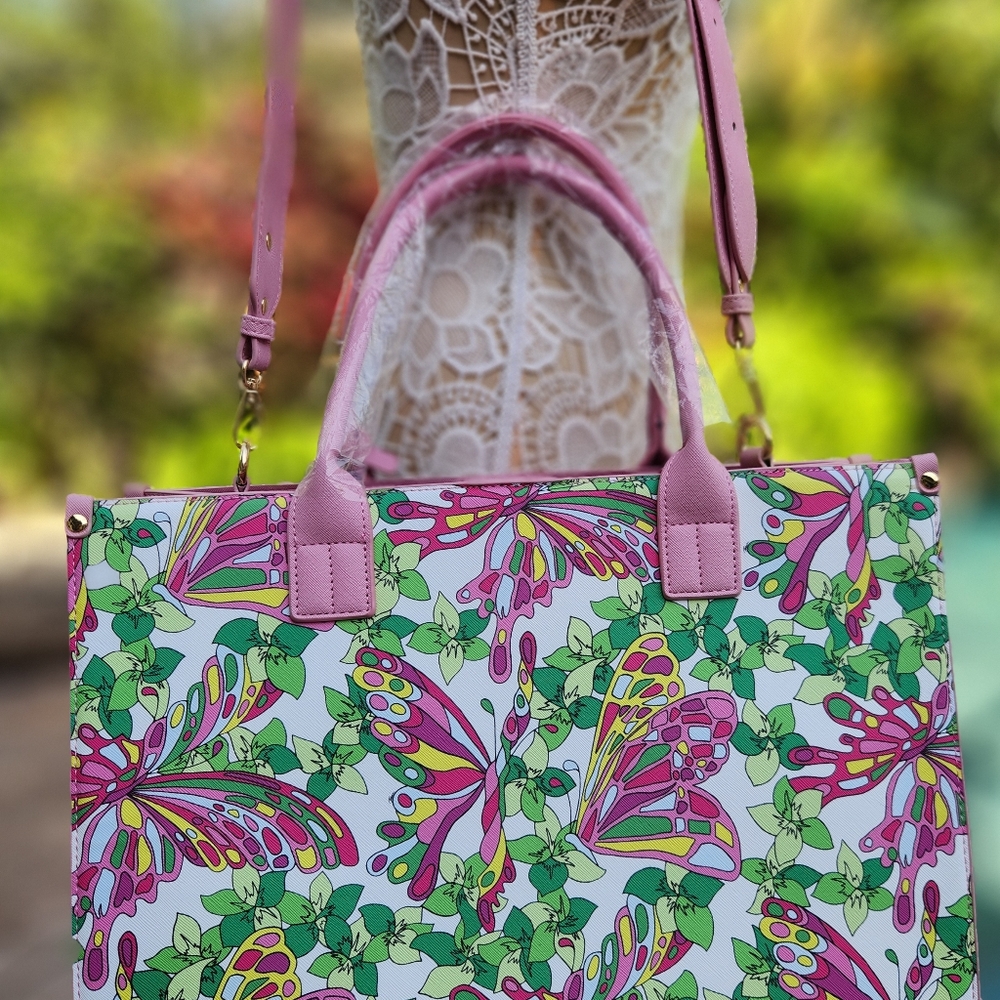 Stunning Trina Turk large bag! Weekender, Tote, Work bag, Travel bag! Anything! - Picture 12 of 12